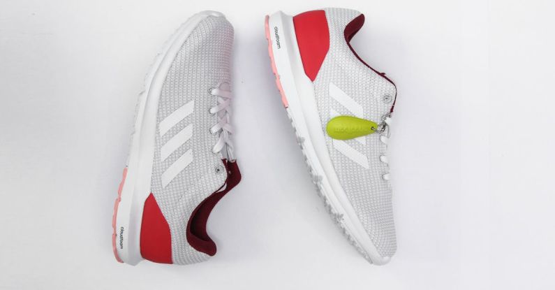 Boost Creativity - Pair of sneakers for training